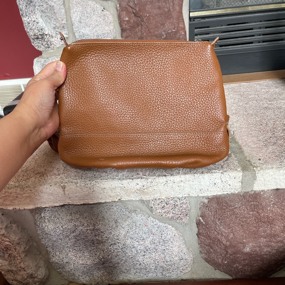 Elegant Brown Leather Tote Bag - Picture 7 of 12